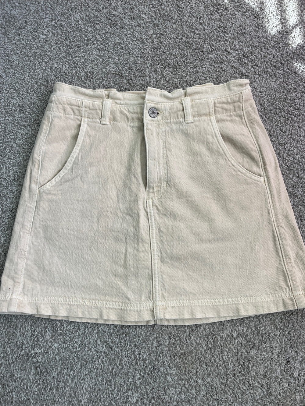 American Eagle cream jean skirt